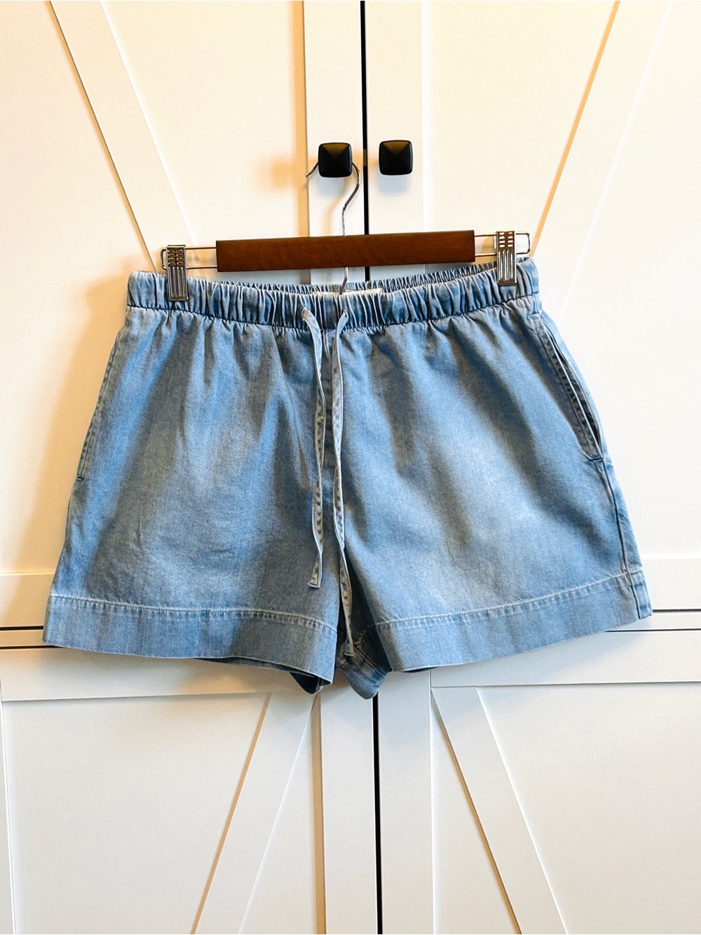 C&S by Cloth & Stone Chambray Drawstring Shorts Light Wash Blue Medium - Picture 3 of 8